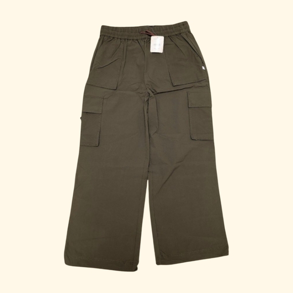Fabletics "The Heights" Cargo Pant - Short Length - Picture 1 of 7